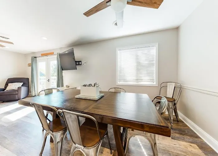 La Vista Bay-112 - 75th St -upper -d Apartment
