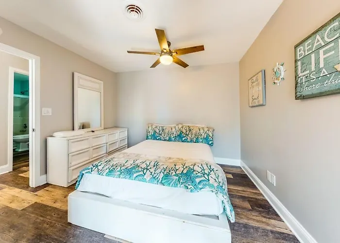 La Vista Bay-112 - 75th St -upper -d Apartment *