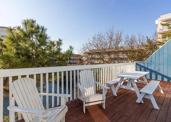 La Vista Bay-112 - 75th St -upper -d Apartment *
