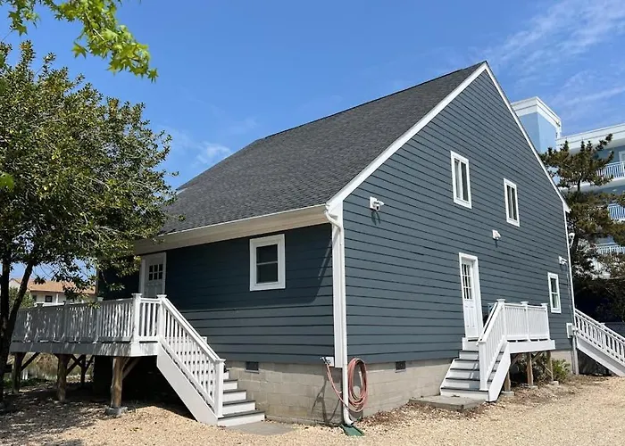 La Vista Bay-112 - 75th St -upper -d Apartment